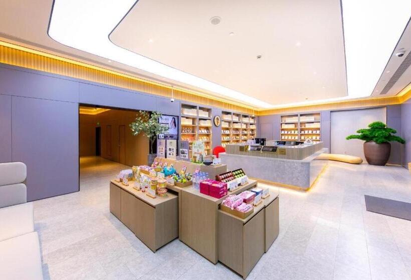 Ji Hotel Shanghai South Yanggao Road Metro Station