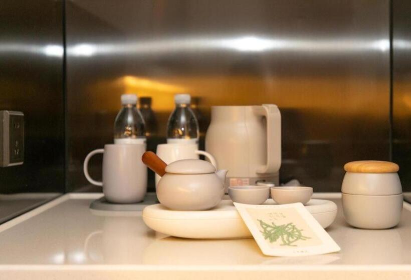 Ji Hotel Shanghai South Yanggao Road Metro Station