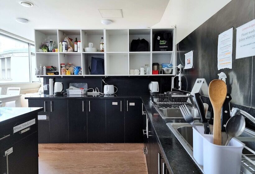 هتل Newton Lodge Auckland