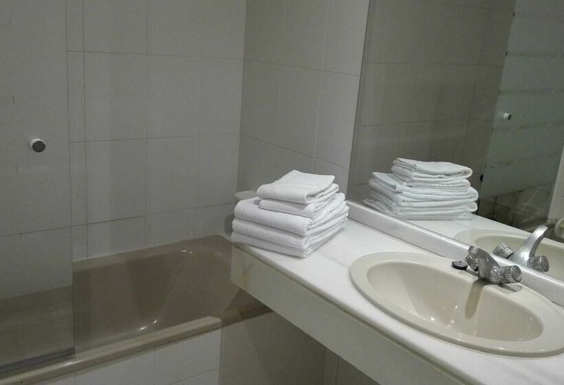 هتل Pueblo Evita Hill