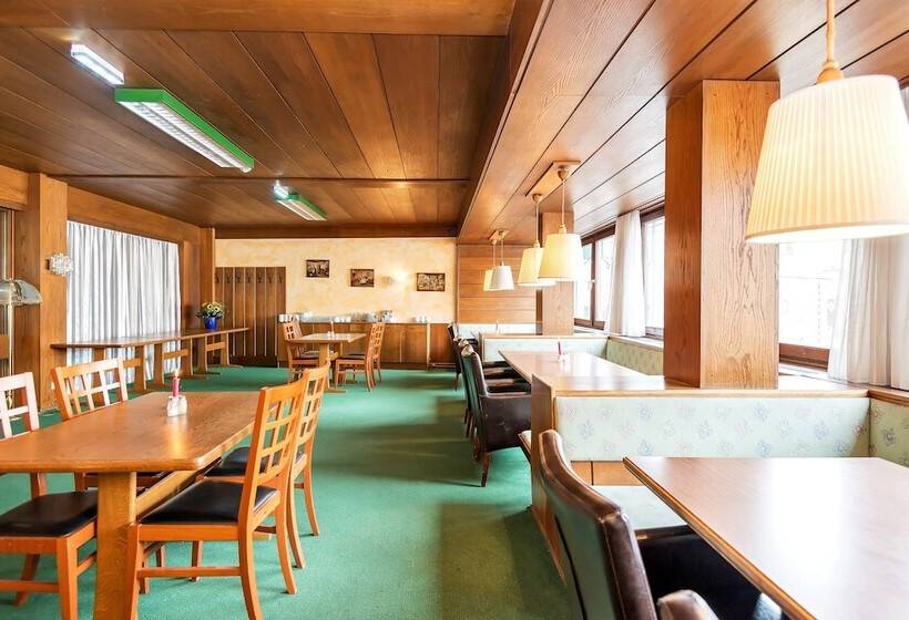 هتل Rössl By Skinetworks