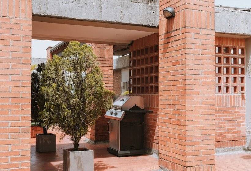 هتل Travelers Orange Suites