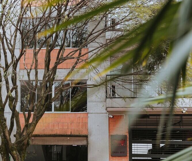 هتل Travelers Orange Suites