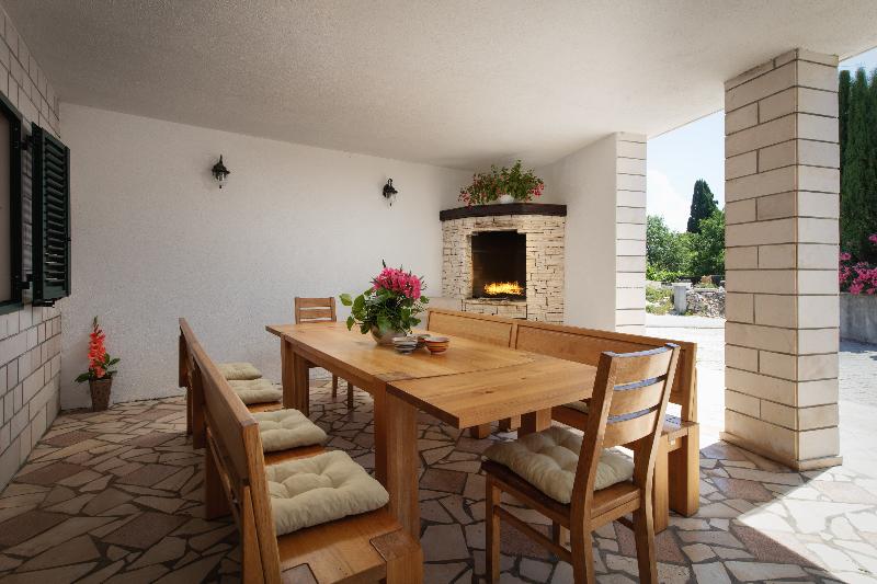 فندق Family Villa Vjeka With Private Pool And Large Garden