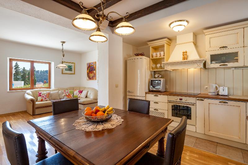فندق Family Villa Vjeka With Private Pool And Large Garden