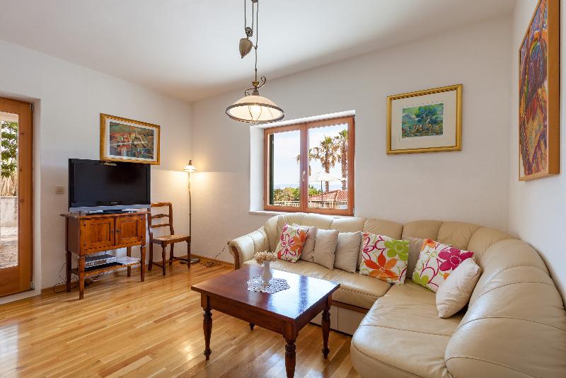 فندق Family Villa Vjeka With Private Pool And Large Garden