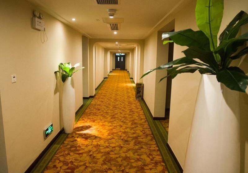 Отель Greentree Inn Anhui Wuhu Zhongshan Road Pedestrian Street Express
