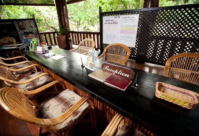 هتل Pom Pom Island Resort