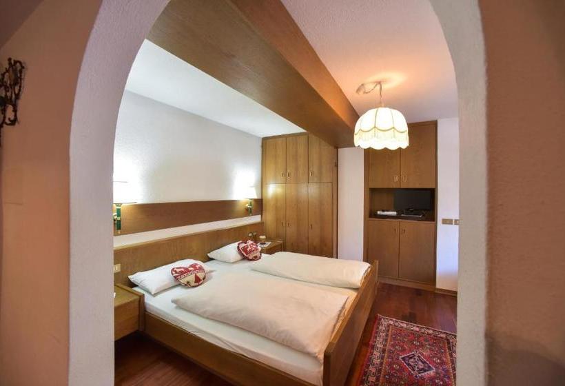 בית מלון כפרי Residence Salvan