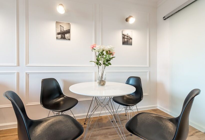 هتل Rondo Onz P&o Apartments