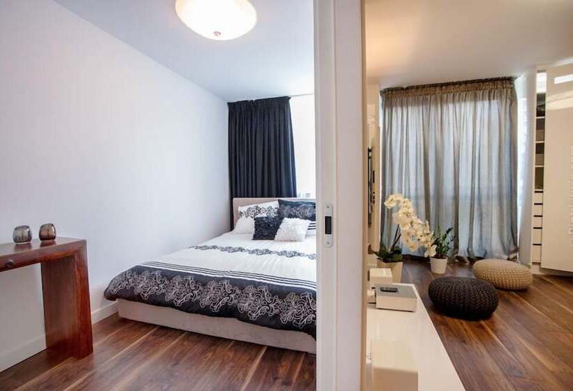 هتل Rondo Onz P&o Apartments