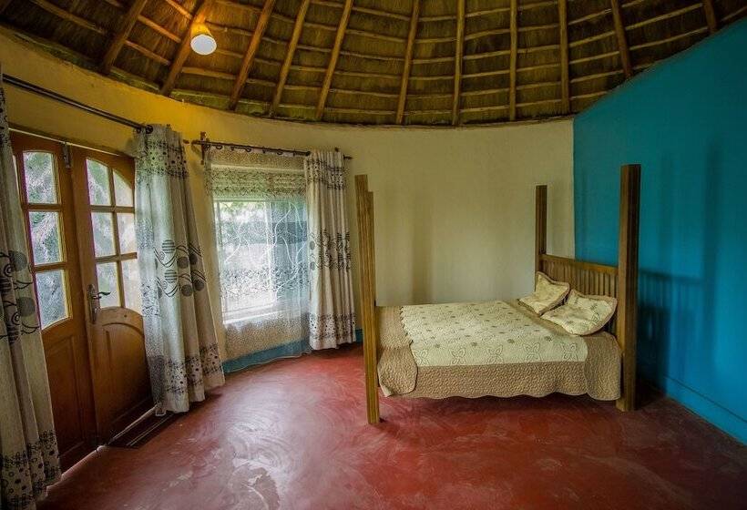 Hotel Roots Retreat And Camping Resort