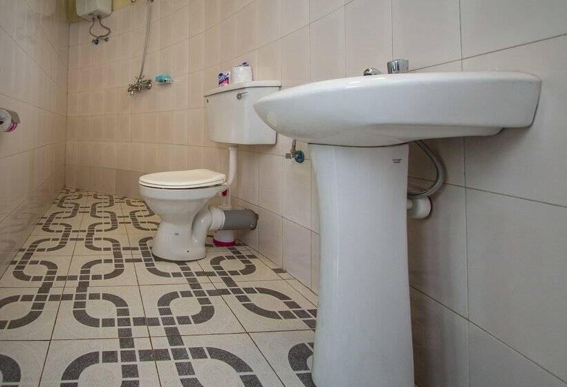 Hotel Roots Retreat And Camping Resort