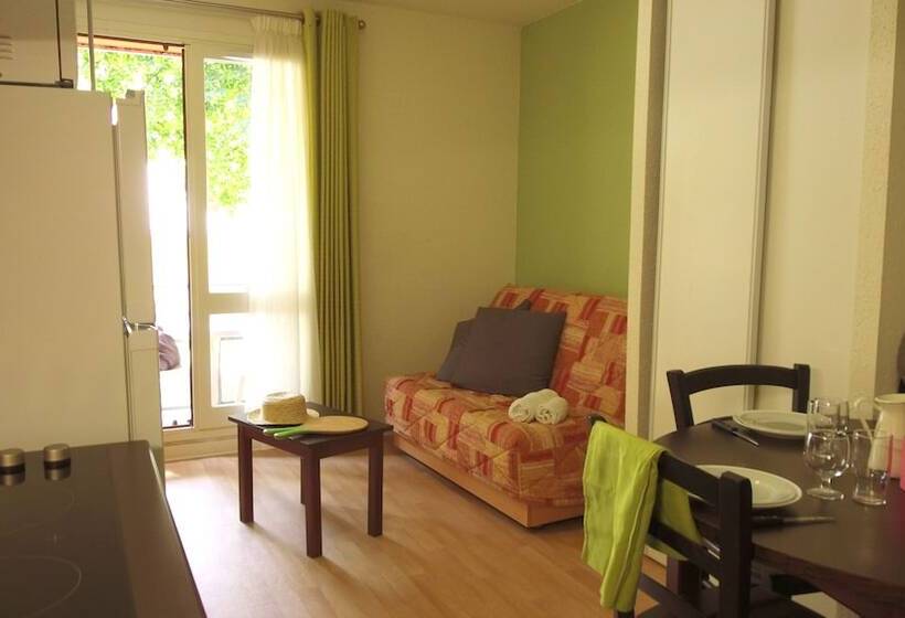 ホテル Vvf Sud Aveyron