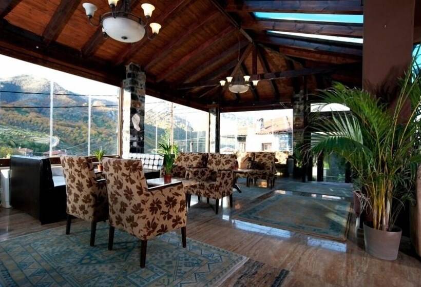 Lithos Hotel & Spa