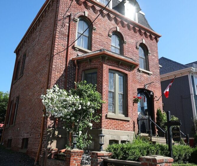 Отель Suites Of Euston