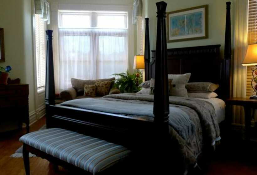 هتل 1890 Williams House Inn