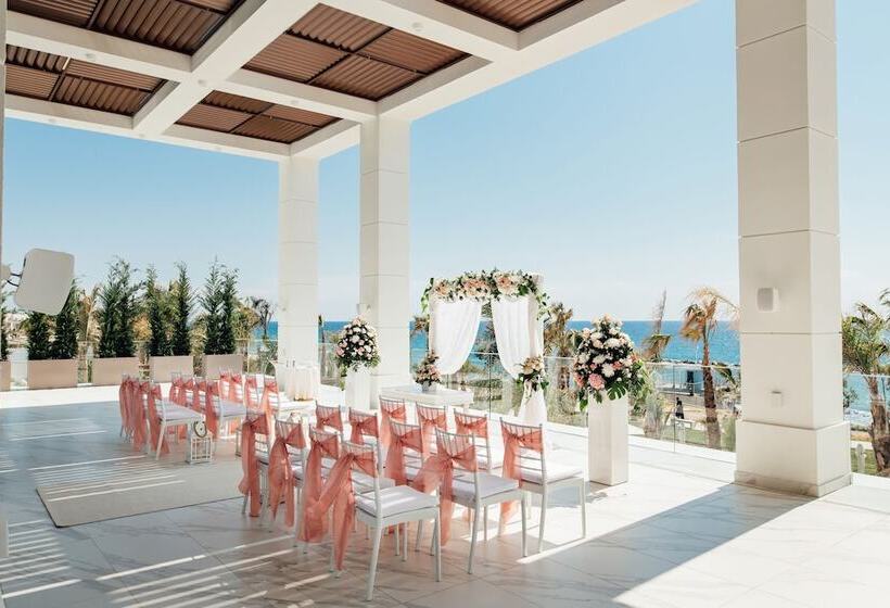 Amavi, Madefortwo Hotels   Paphos