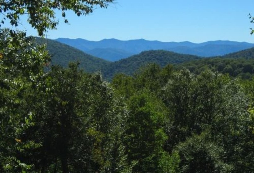 ホテル Bald Mountain House Inn At The Wolf Laurel Resort