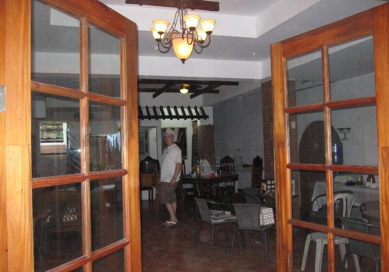 בית מלון כפרי Boracay Ocean Bay