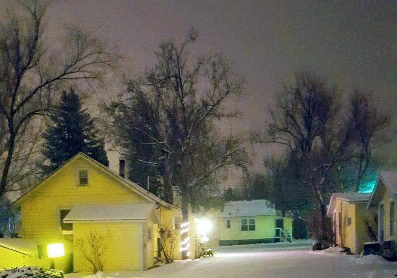 فندق Lamplighter Cabins & Suites