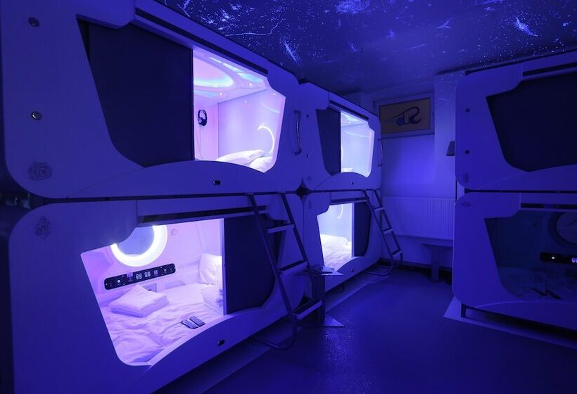 فندق Subspace Hostel