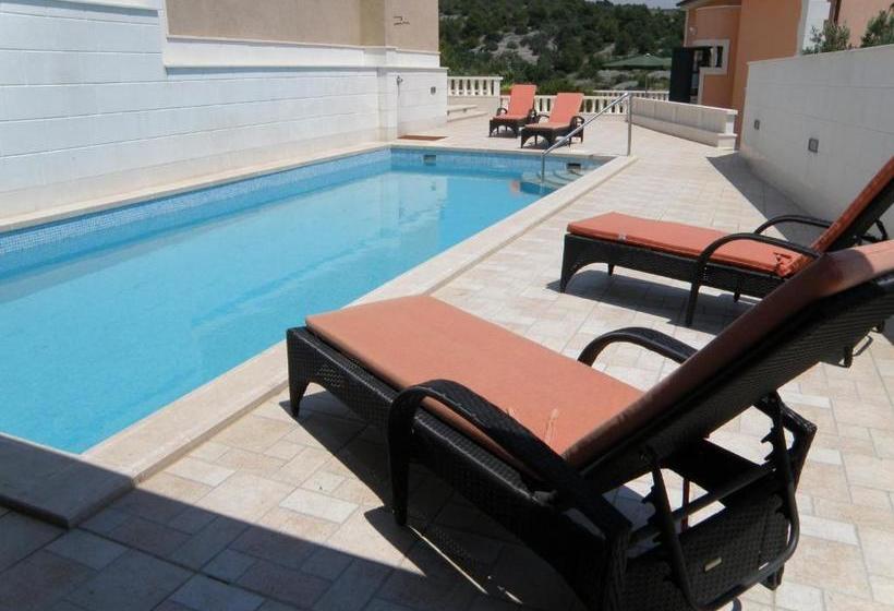 فندق Villa Marica Primosten