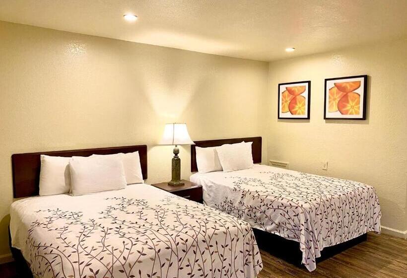 בית מלון כפרי Whistling Pines   Daily & Extended Stay, Elizabeth City