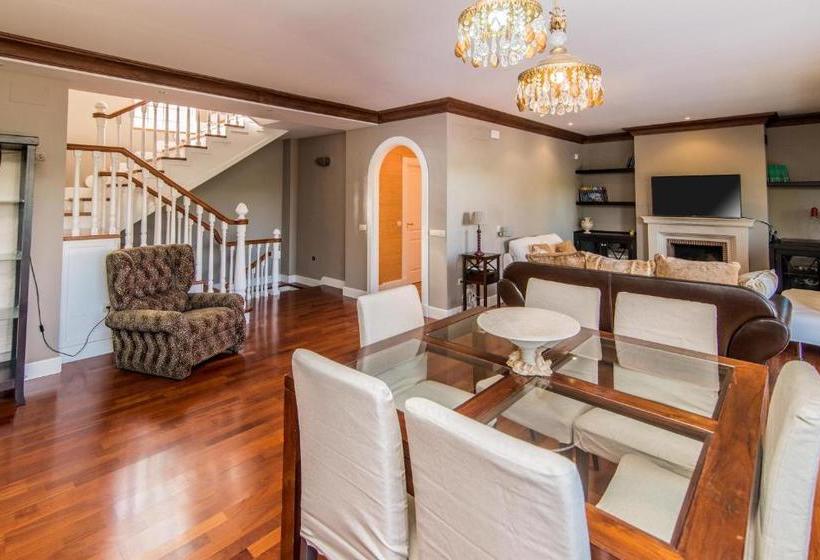 هتل Benalmádena Coast Villa