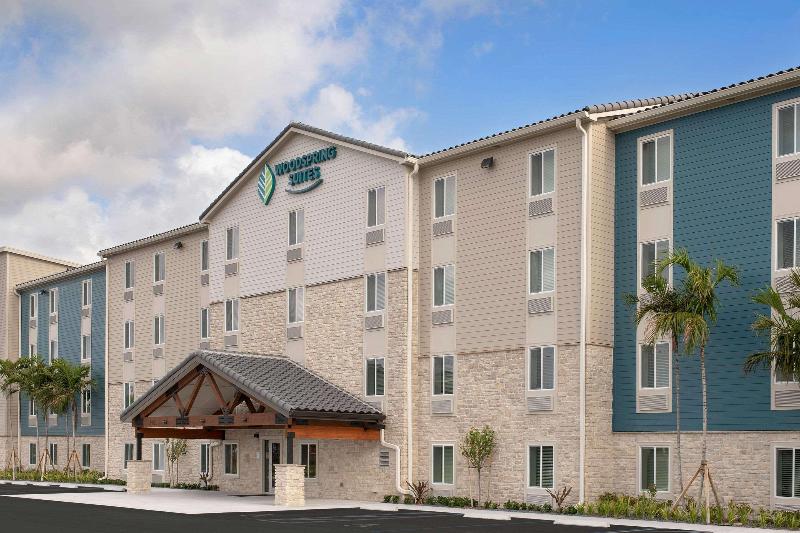 בית מלון כפרי Extended Stay America Select Suites   Deerfield Beach