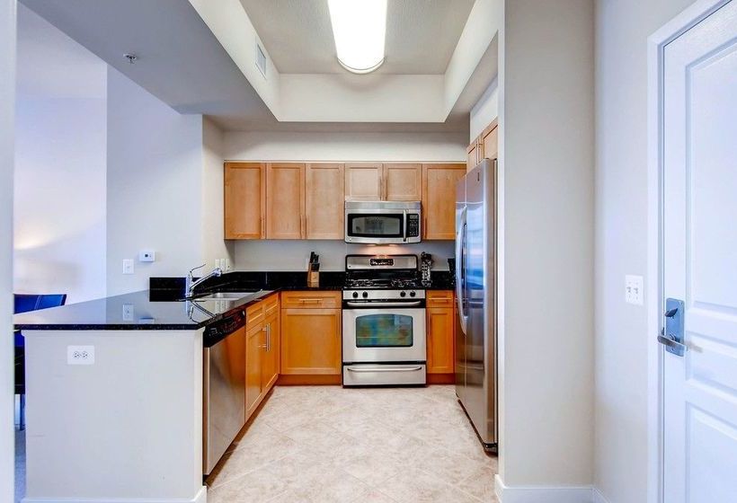 هتل Global Luxury Suites at Metropolitan South