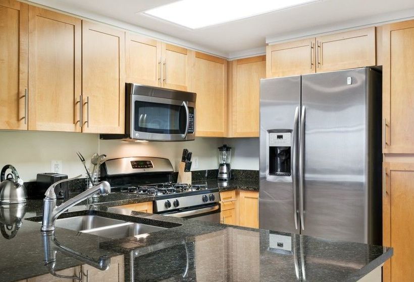 هتل Global Luxury Suites at Metropolitan South