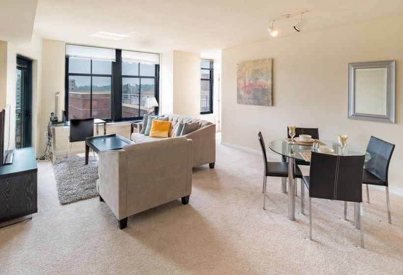 هتل Global Luxury Suites at Metropolitan South