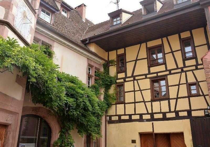 Отель La Cour Des Nobles