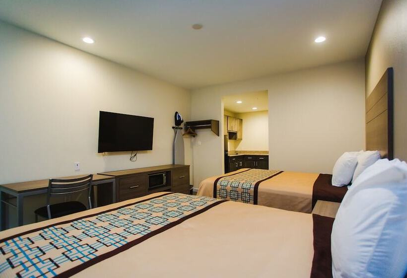 هتل Scottish Inn & Suites  Atascocita
