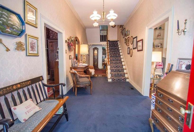 酒店 The Widow Kip S Inn