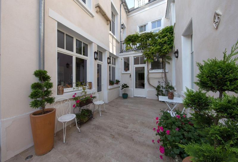 בית מלון כפרי Zenbreak Suite Hemingway