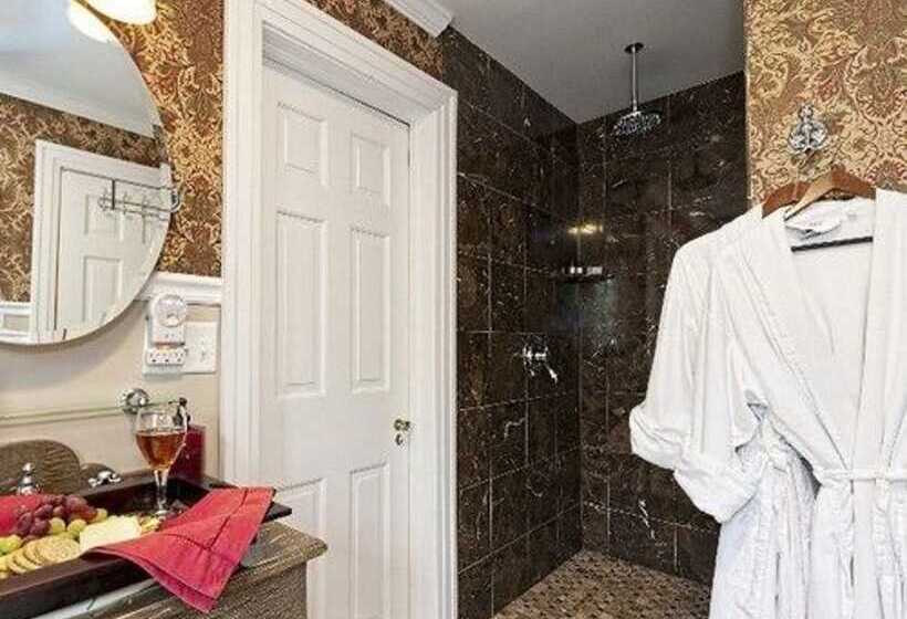 فندق 10 Fitch Luxurious Romantic Inn