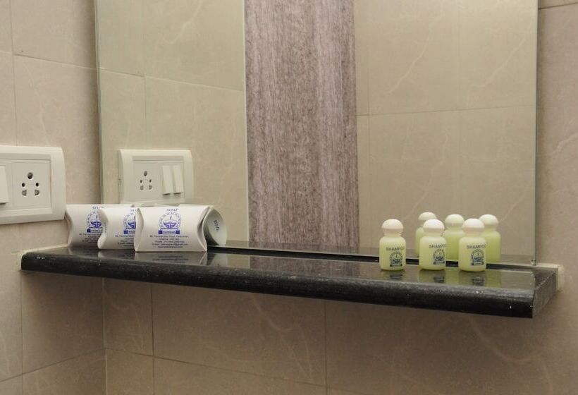 هتل Saibala Budget Airport