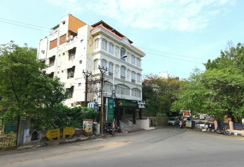 בית מלון כפרי The Park View Inn