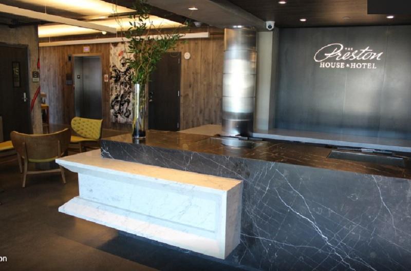 בית מלון כפרי The Preston House And