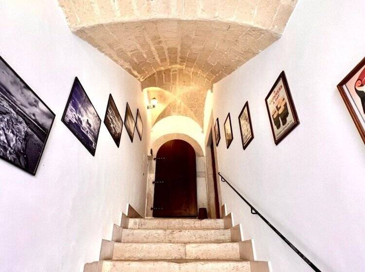 هتل Saint Patrick Guest House