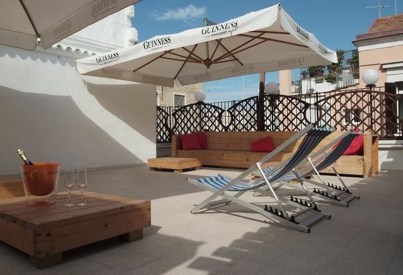 هتل Saint Patrick Guest House