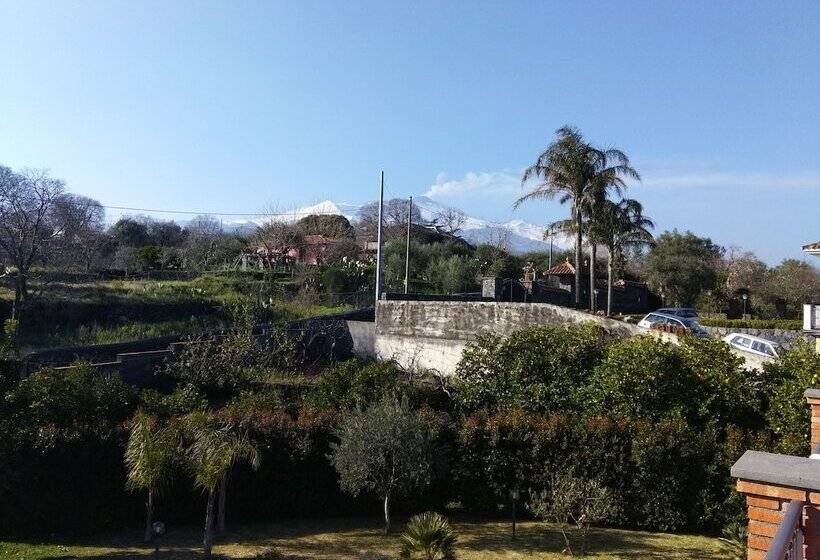 هتل Villa Feluchia Tra Il Mare E Il Vulcano