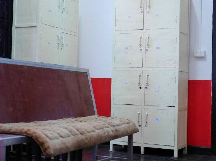 هتل Y Not Laos Hostel