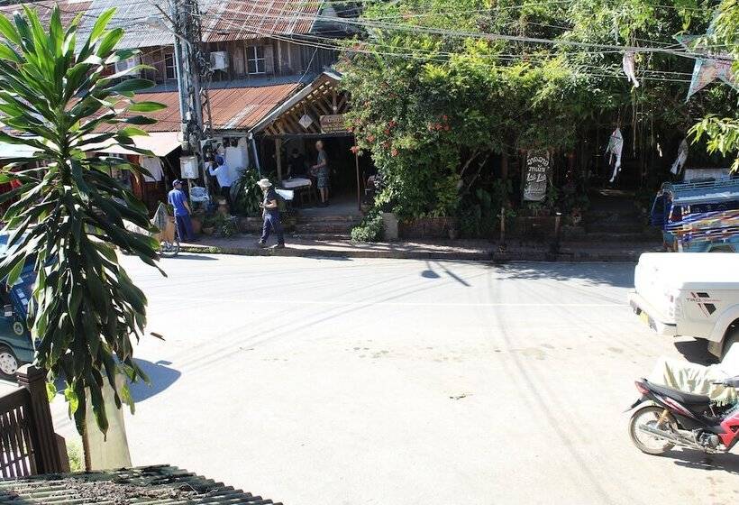 هتل Y Not Laos Hostel