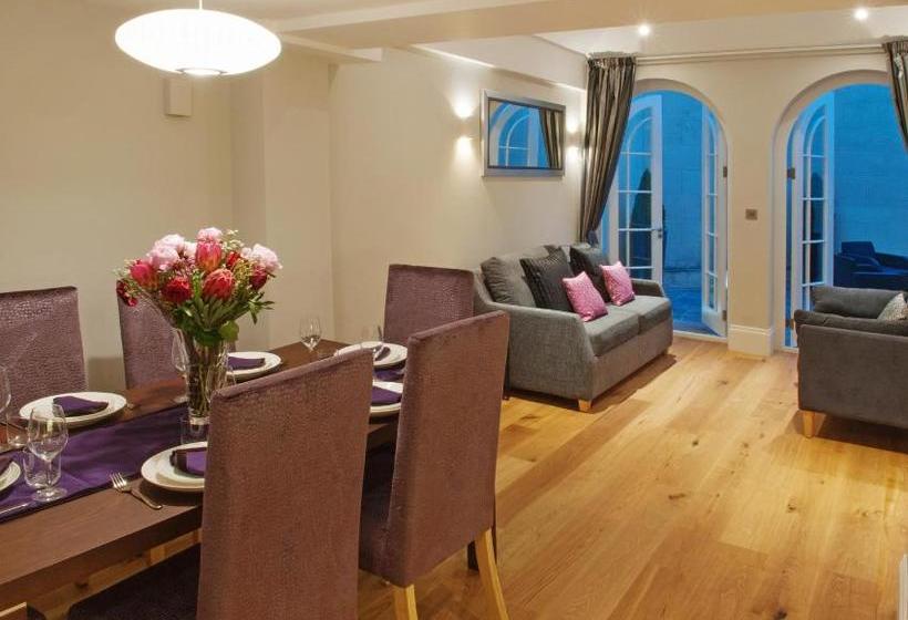 בית מלון כפרי Bath Circle