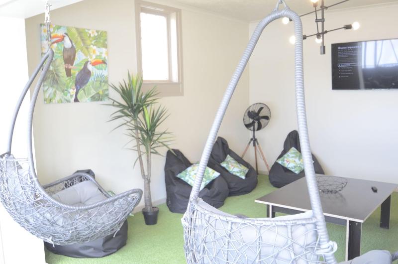 هتل Bridge Backpackers