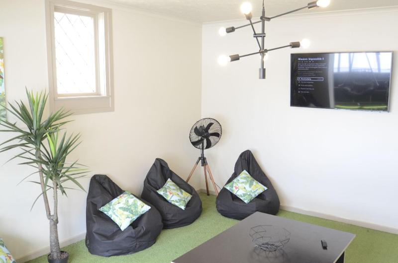 هتل Bridge Backpackers