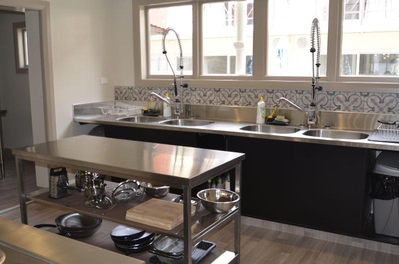 هتل Bridge Backpackers